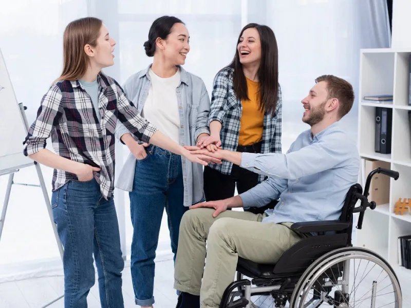 Support worker and participant enjoying a recreational outing together